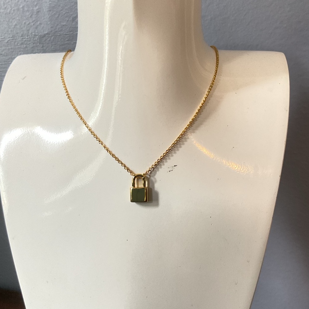 🐘🐘 18K Gold Plated Lock Pendant Necklace - Picture 7 of 13
